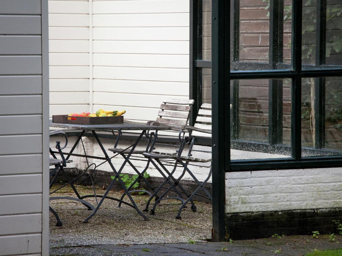 Fairytale Cottage In Nes Friesland With Garden Exterior photo